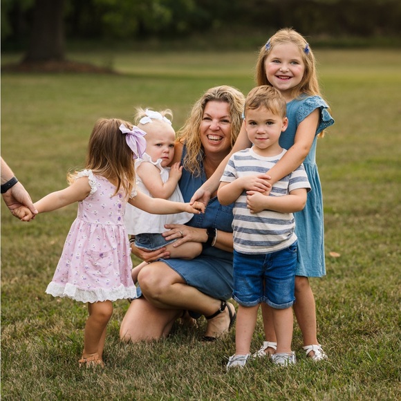 Meet your Posher, Megan - Picture 1 of 1